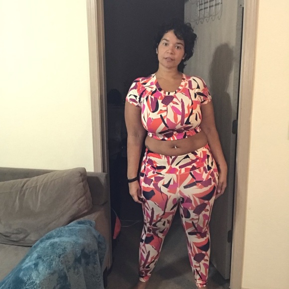 J Dow Fitness Top and Leggings Size Large - Picture 6 of 6